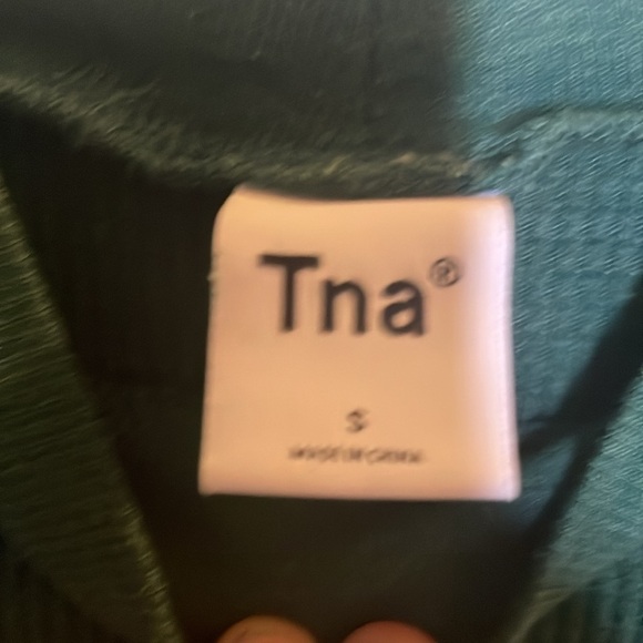 ARITZIA TNA RETIRED Green Long Sleeve WAFFLE KNIT Crop Top S THERMAL MOCK NECK - Picture 4 of 4